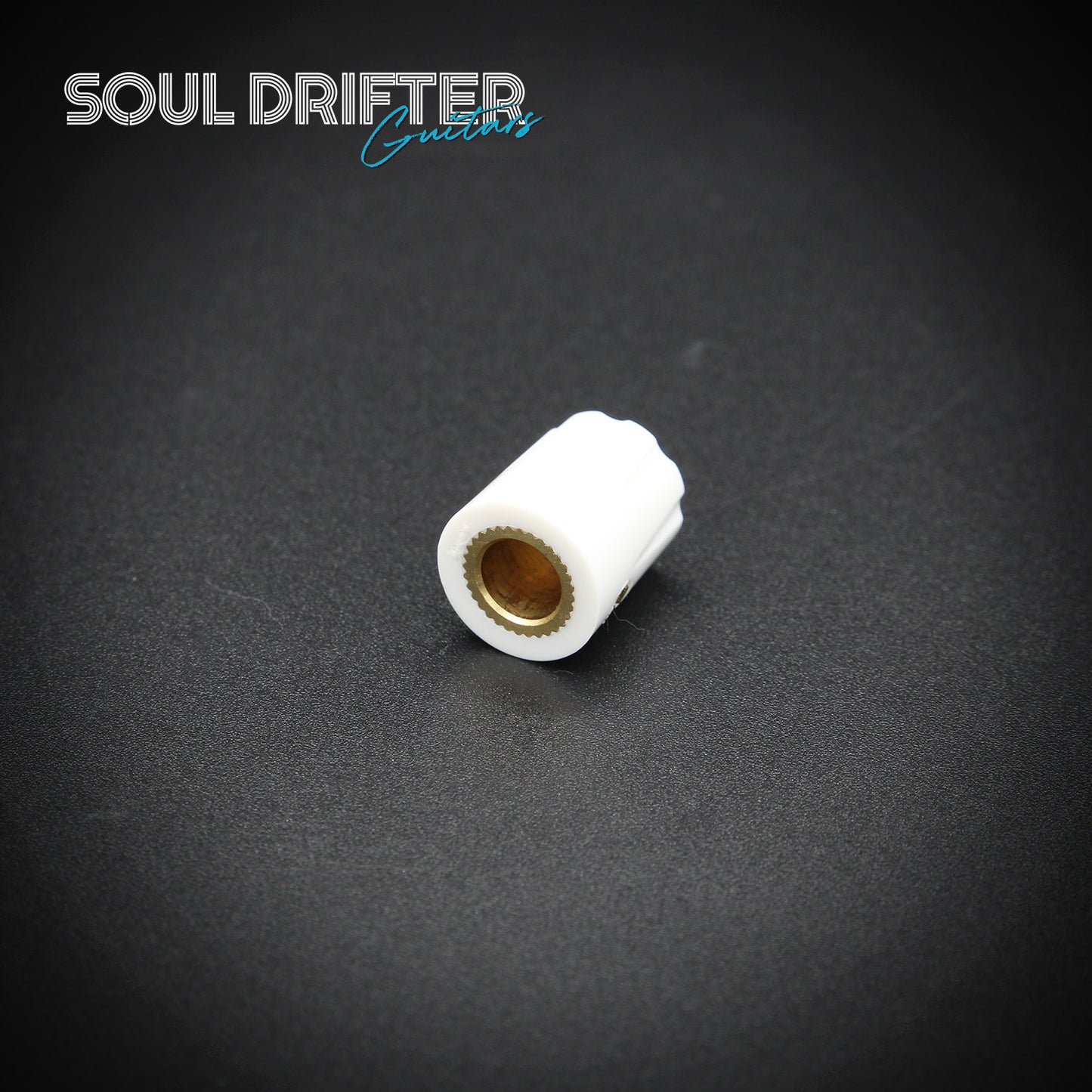 Tesi Mini Pedal Knob with Scalloped Edge and Set Screw - White