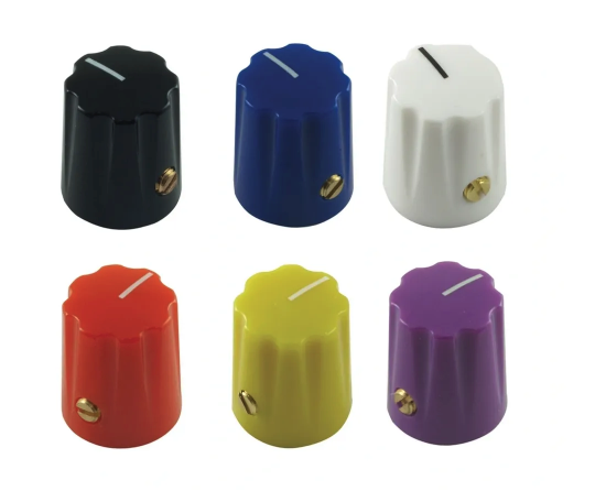 Tesi Mini Pedal Knob with Scalloped Edge and Set Screw - White
