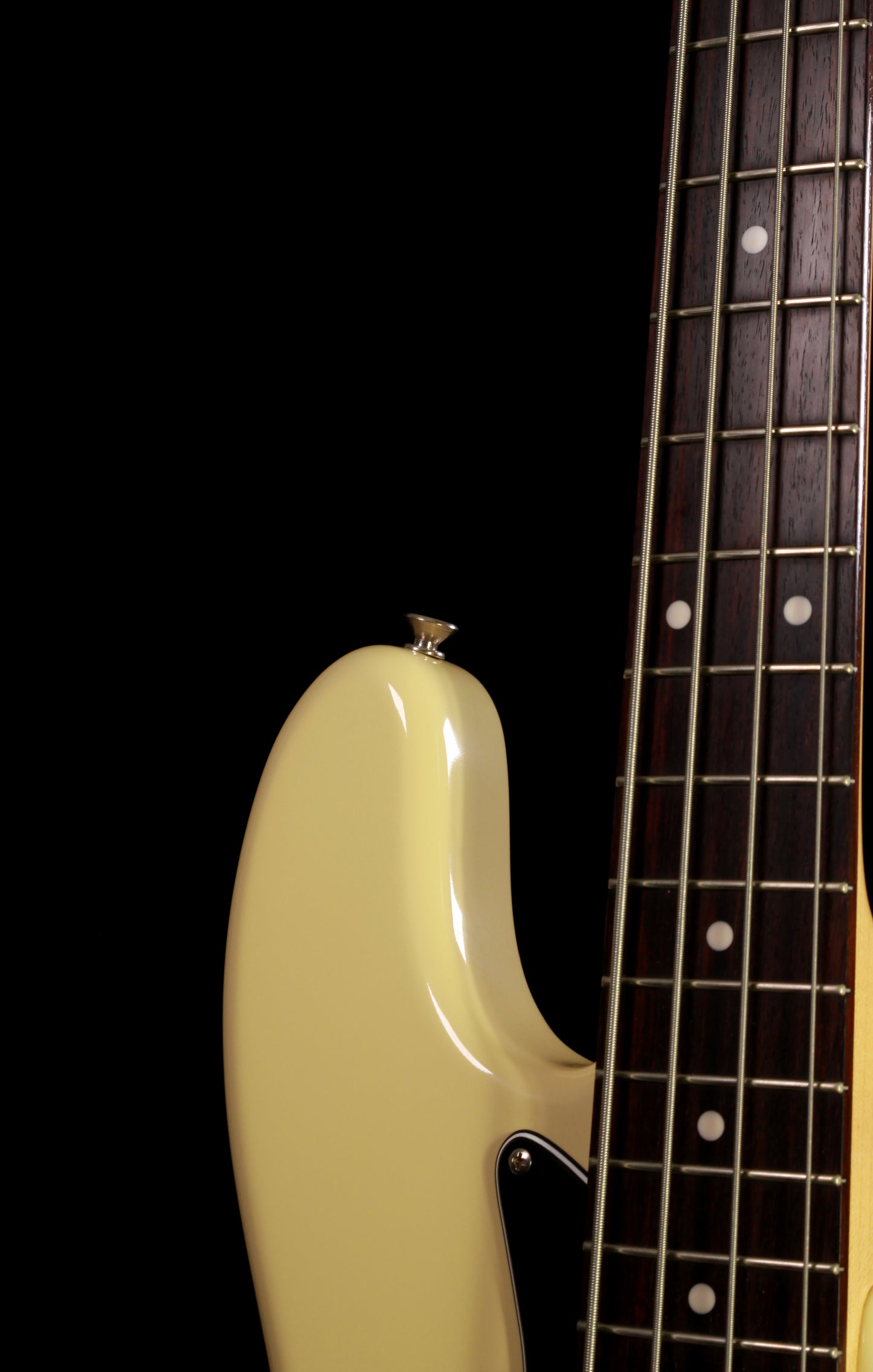 Crews Maniac Sound Jazz Bass KTR JB-01 Vintage White