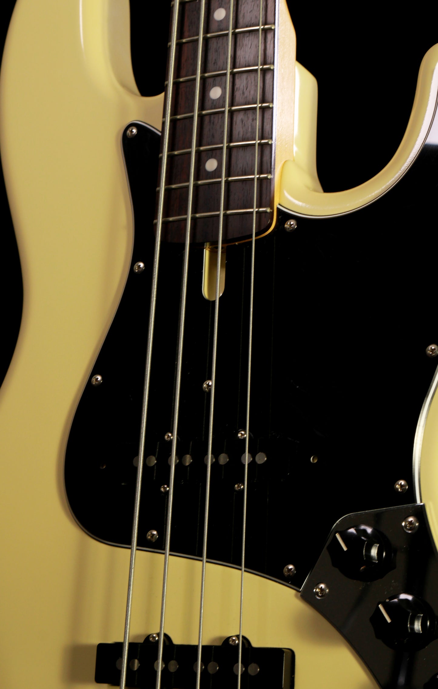 Crews Maniac Sound Jazz Bass KTR JB-01 Vintage White