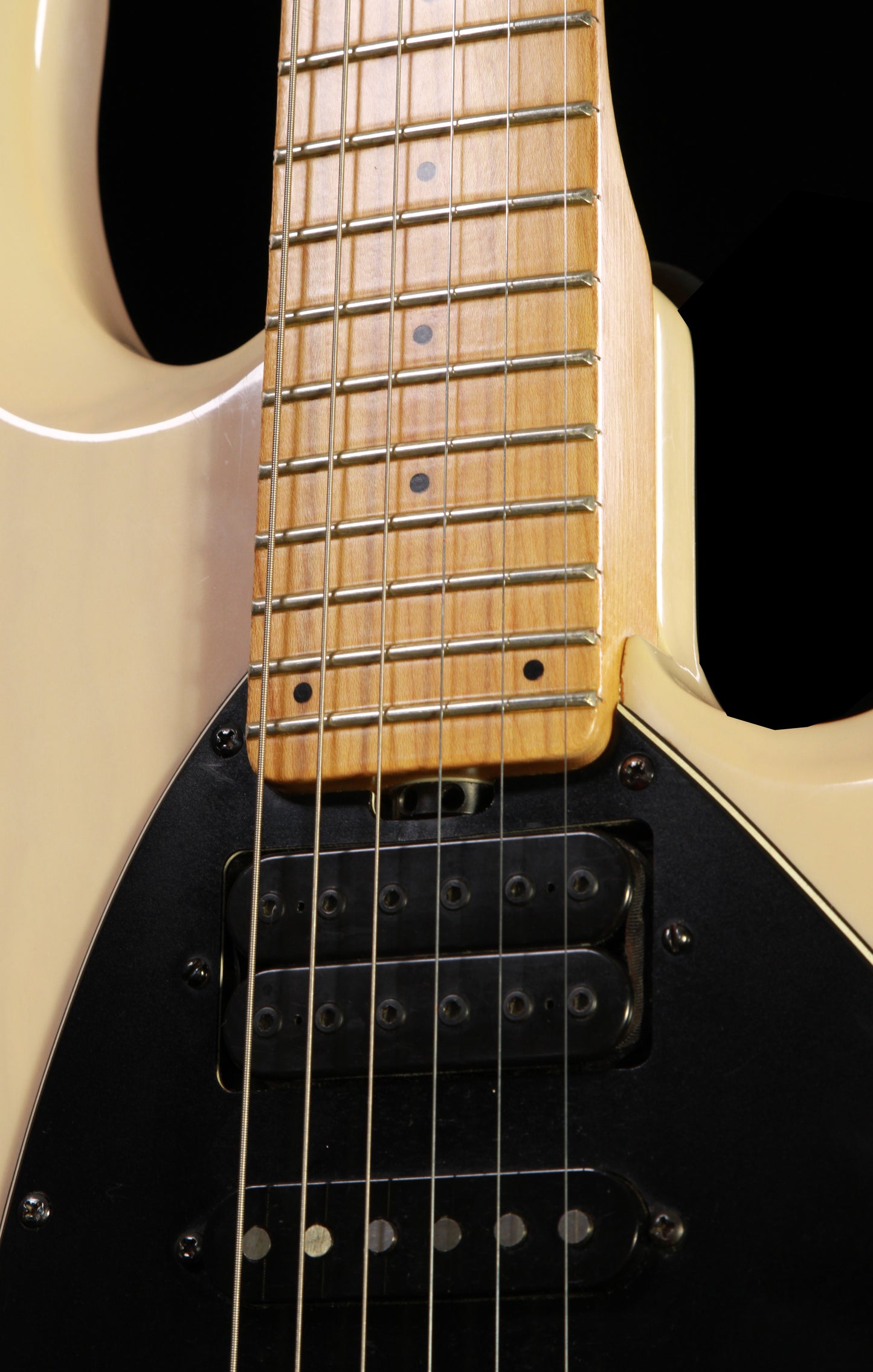 Ernie Ball Music Man Silhouette Transparent White / Blonde / Maple