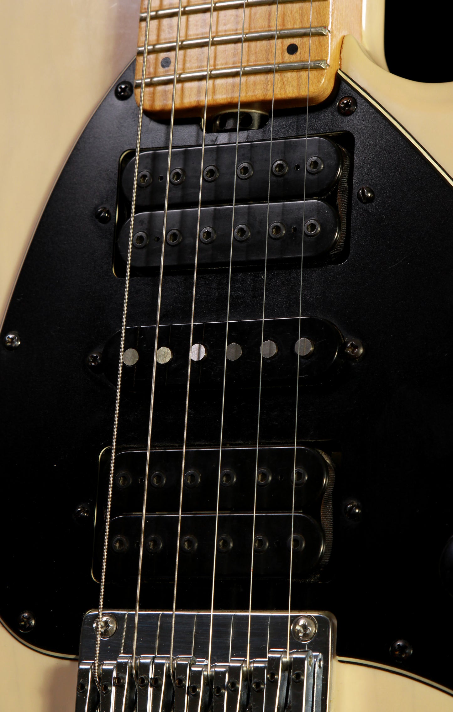 Ernie Ball Music Man Silhouette Transparent White / Blonde / Maple