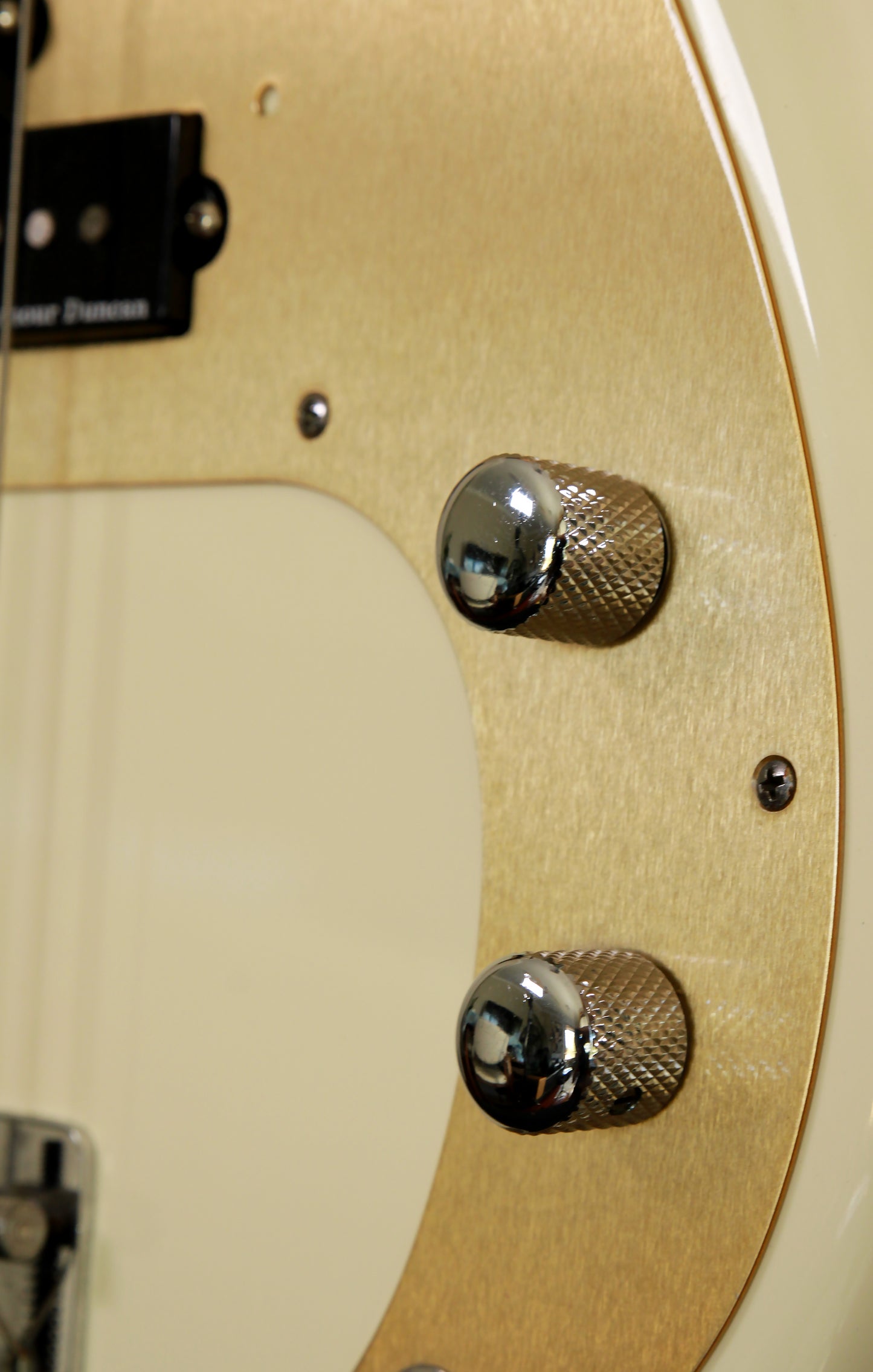 Fender USA Precision Bass Olympic White Gold Guard 1998