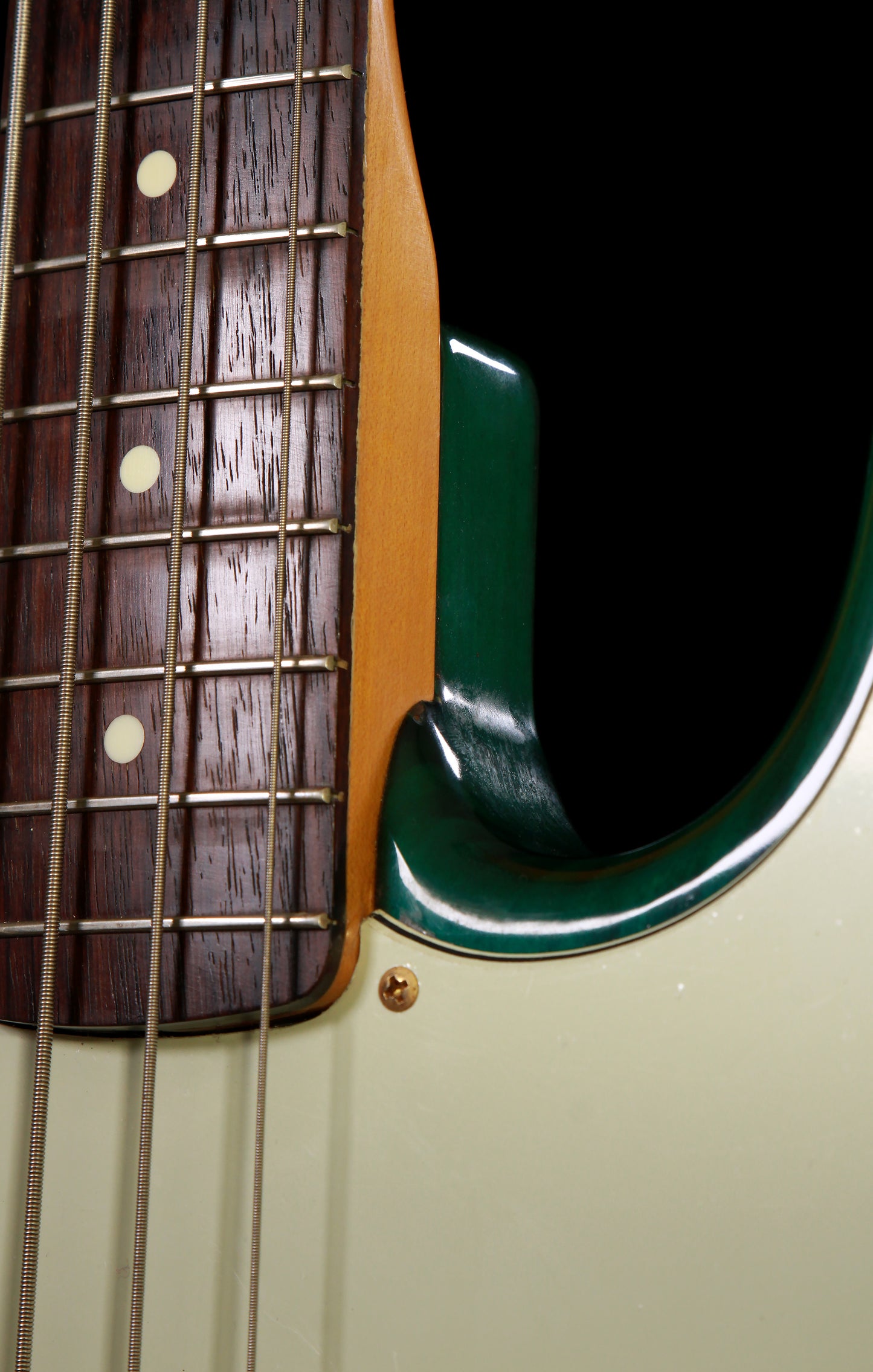 Fender Japan Jazz Bass ‘62 Reissue JB62 Transparent Green with Gold Hardware