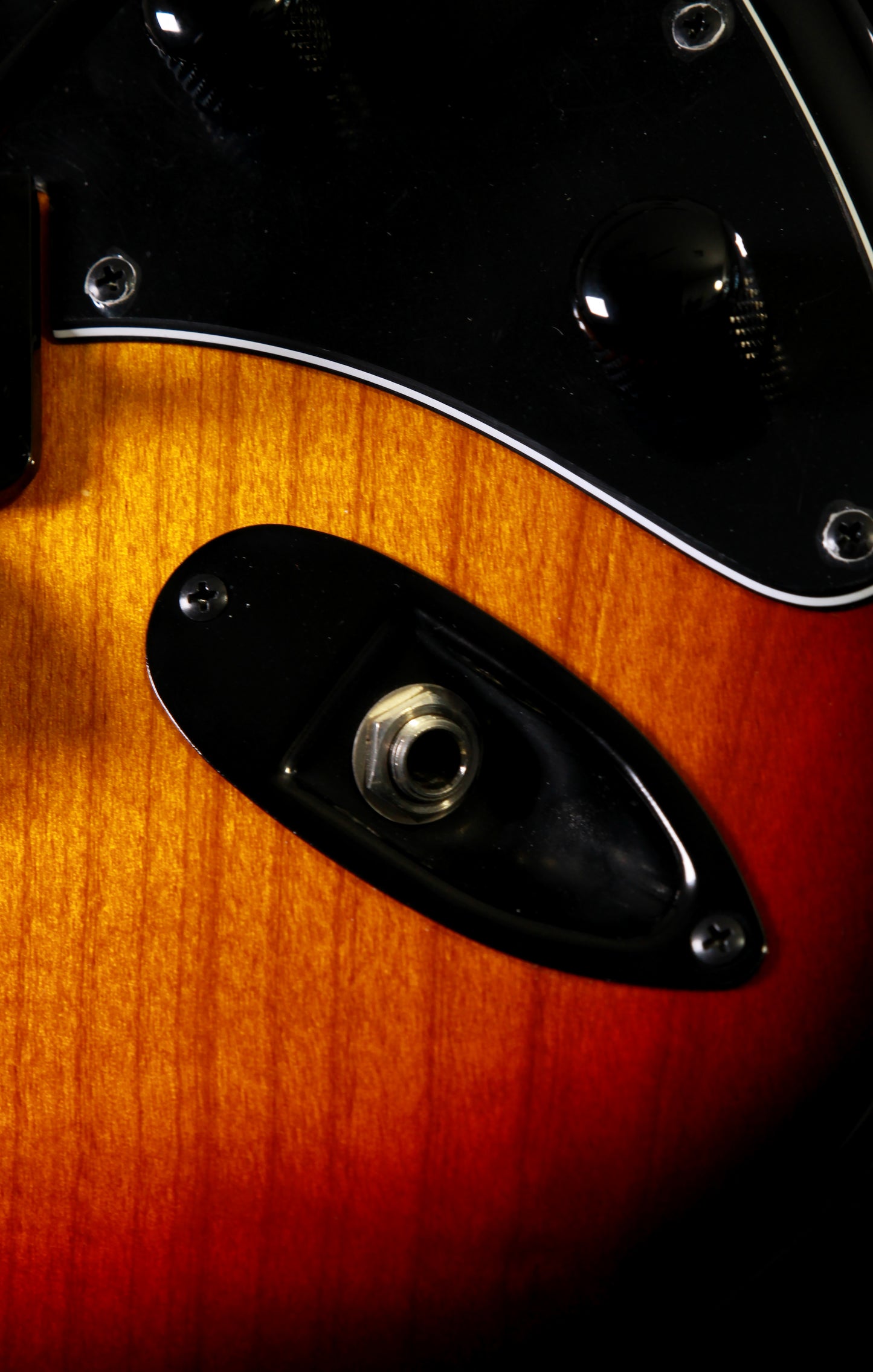 Suhr Guitars J Select Series Classic CLC S FRT 3 Tone Sunburst (Hot Rod Strat, Reverse Headstock)