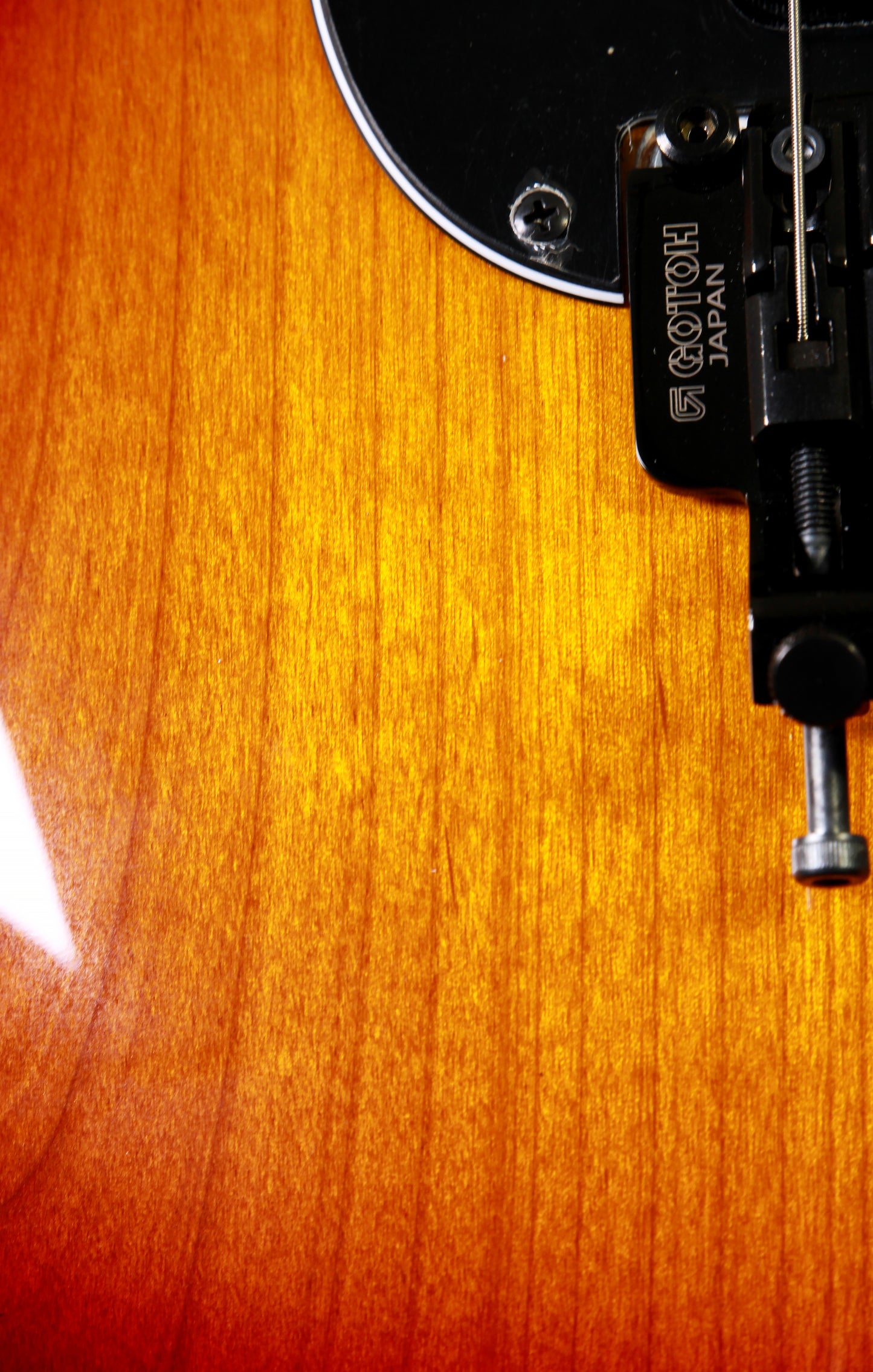 Suhr Guitars J Select Series Classic CLC S FRT 3 Tone Sunburst (Hot Rod Strat, Reverse Headstock)
