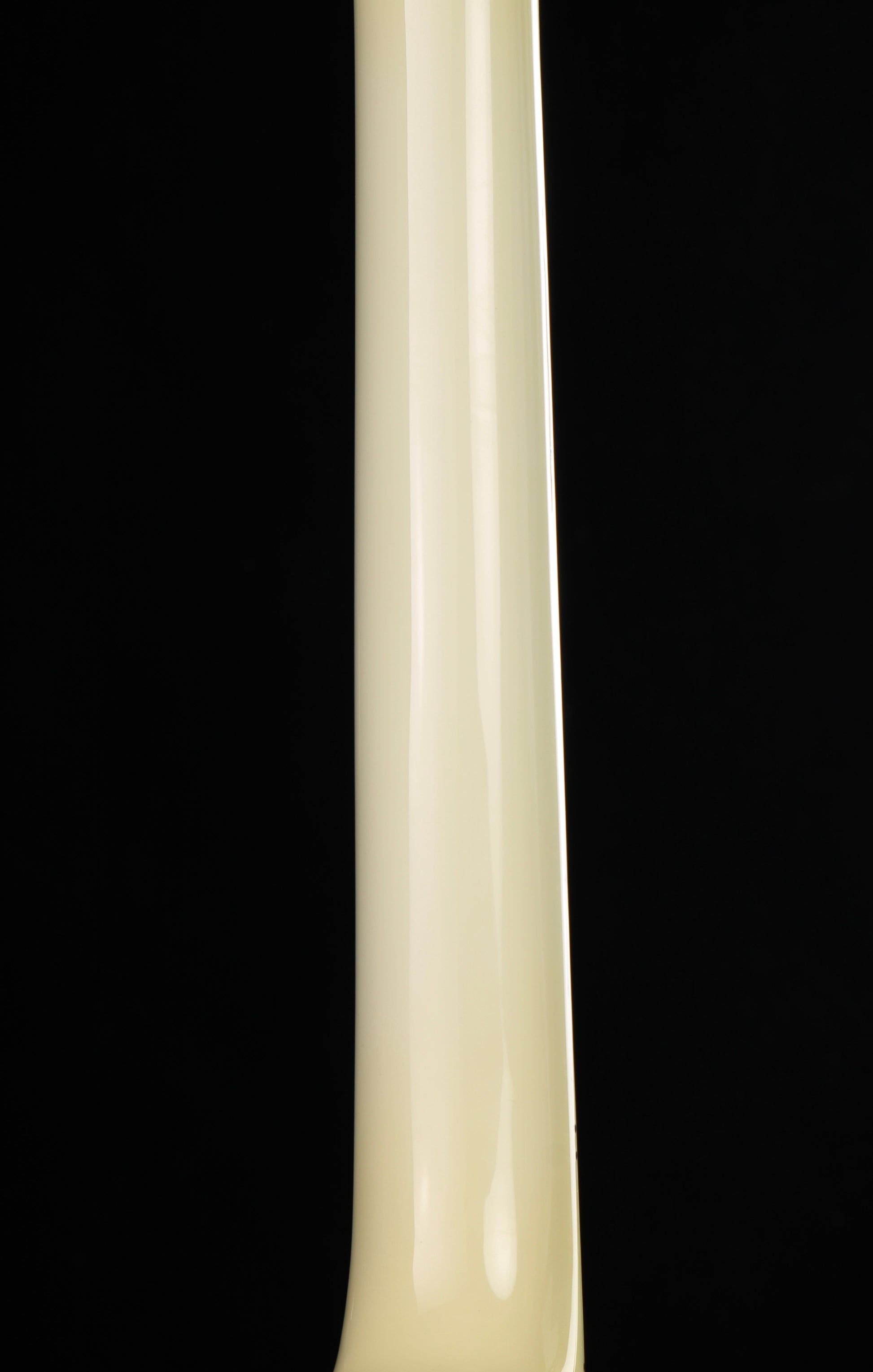 Edwards by ESP E-LP-130CD WH Les Paul Custom Antique White 2009 Seymour Duncan Pickups White cylindrical object on a black background