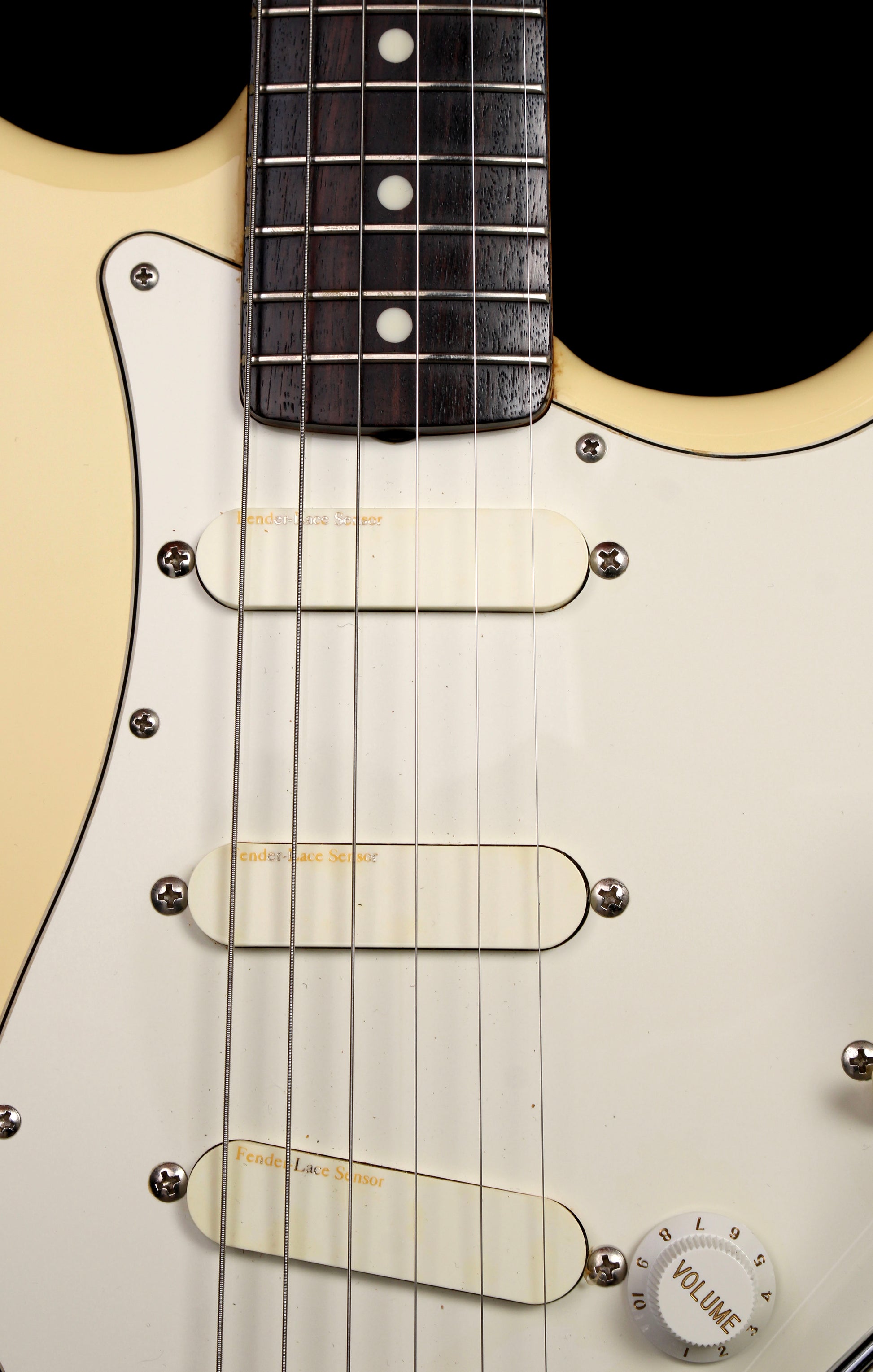 Fender Japan ST-62 LS Stratocaster Vintage White 1988-1989 Lace Sensor Pickups
