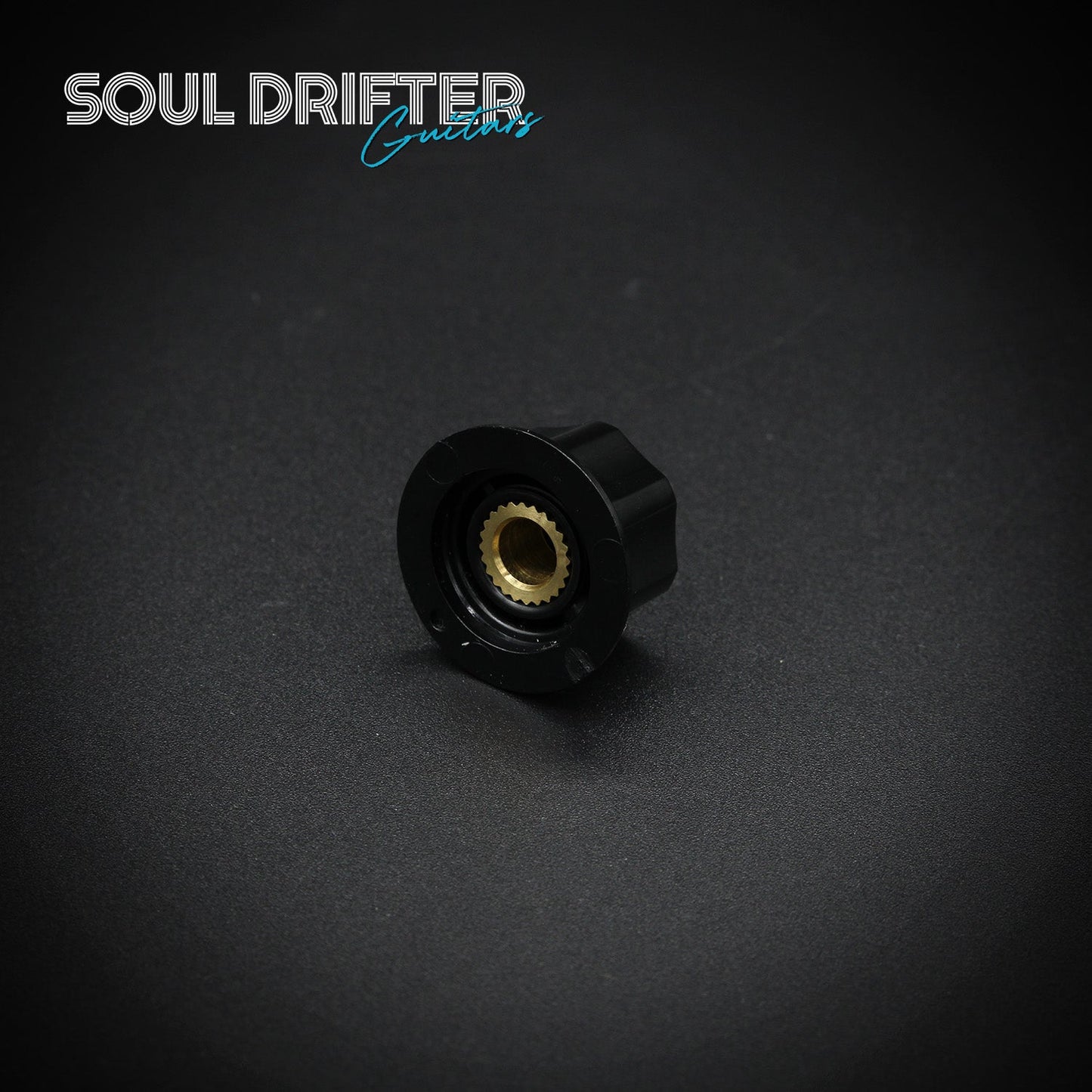Tesi Plastic Mini Pedal Knob with Brass Insert and Set Screw - Black w/ Glow Pointer