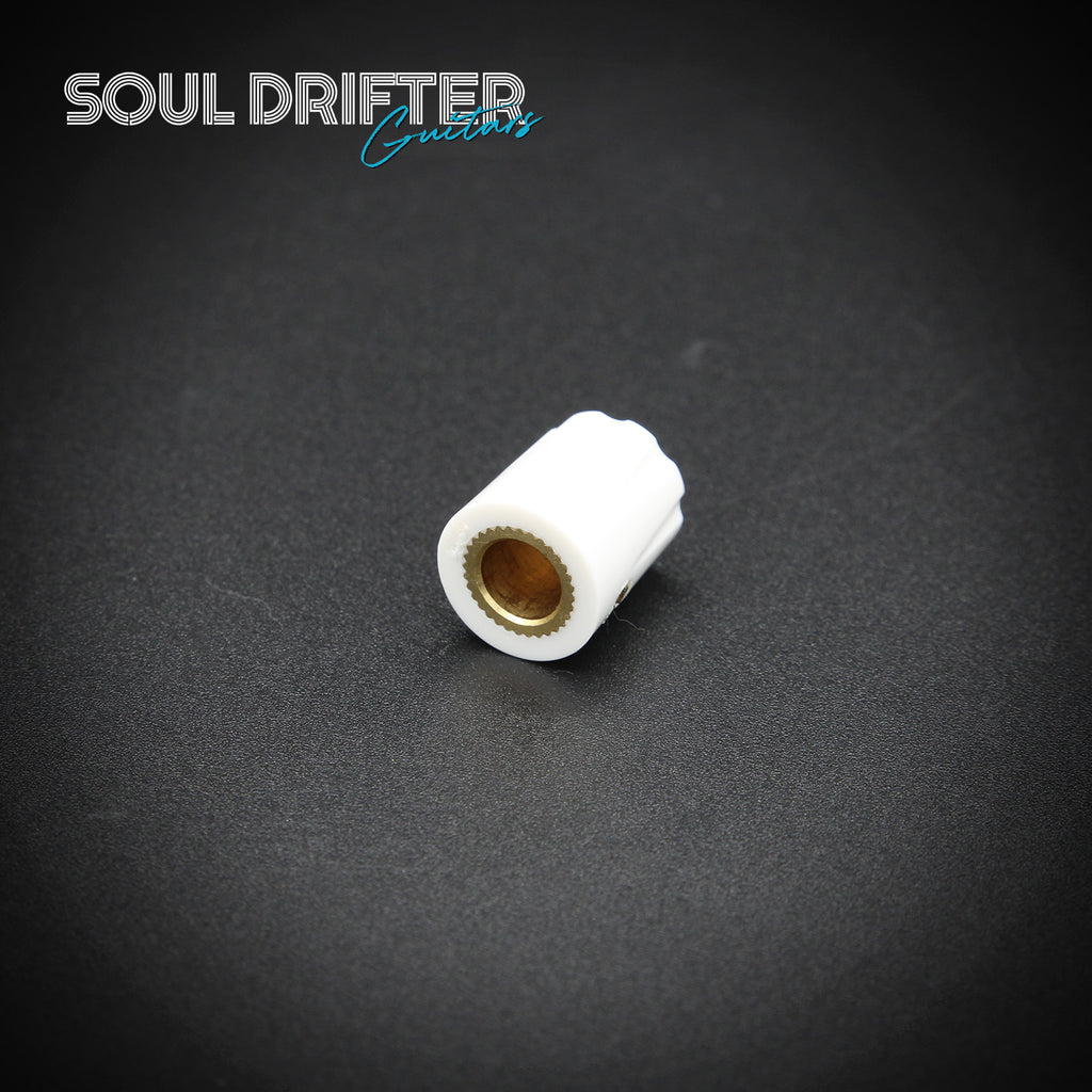Tesi Mini Pedal Knob with Scalloped Edge and Set Screw - White