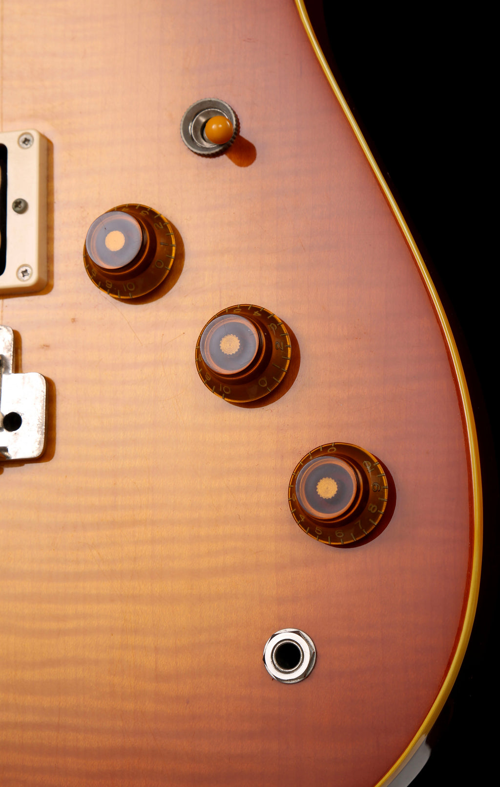 Tokai VS-80 Versatile Sound Springy Sound Stratocaster Transparent Amber Burst 1981