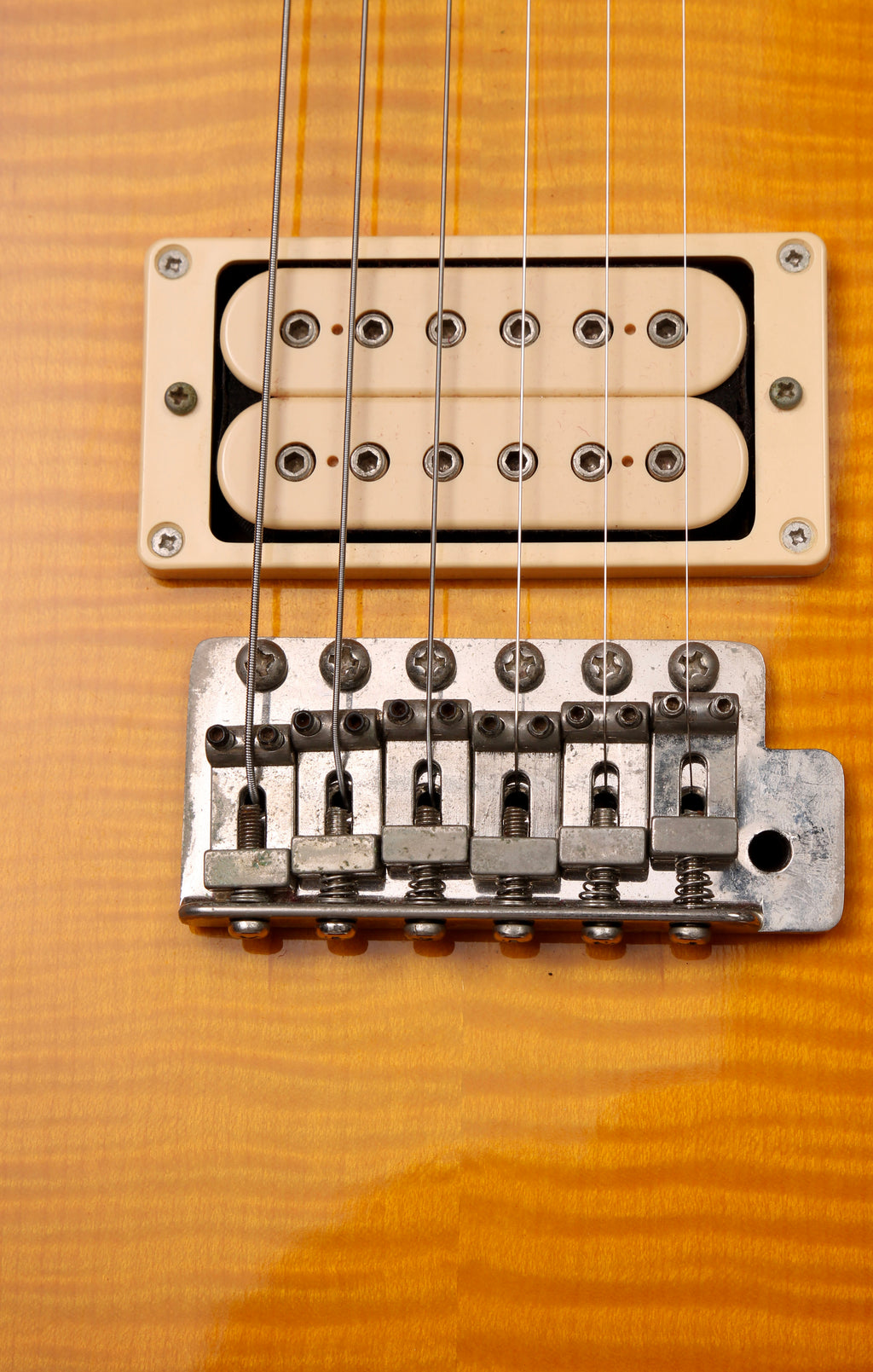 Tokai VS-80 Versatile Sound Springy Sound Stratocaster Transparent Amber Burst 1981