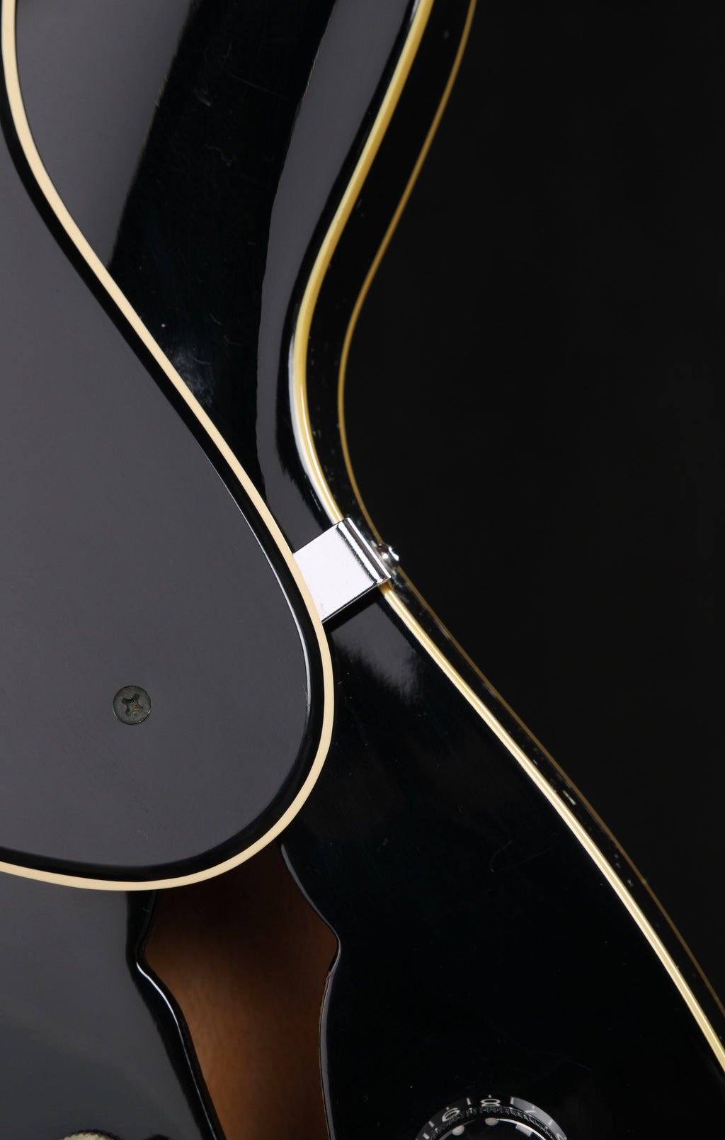 Yamaha SA-900 Super Axe (ES-335 Style) Black