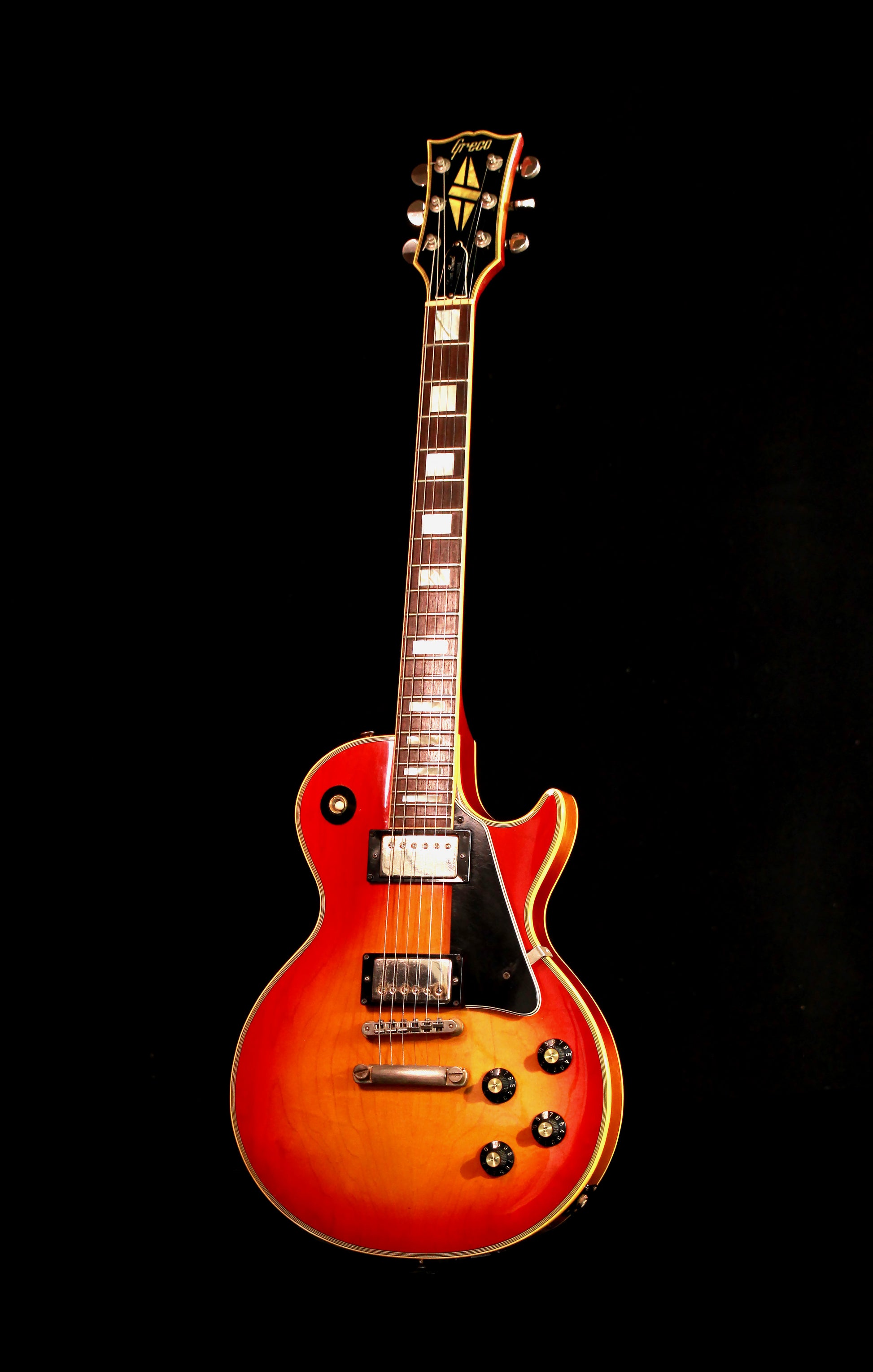 Greco EG-800CR Super Sound Cherry Sunburst 1981 (Les Paul Custom Lawsuit)