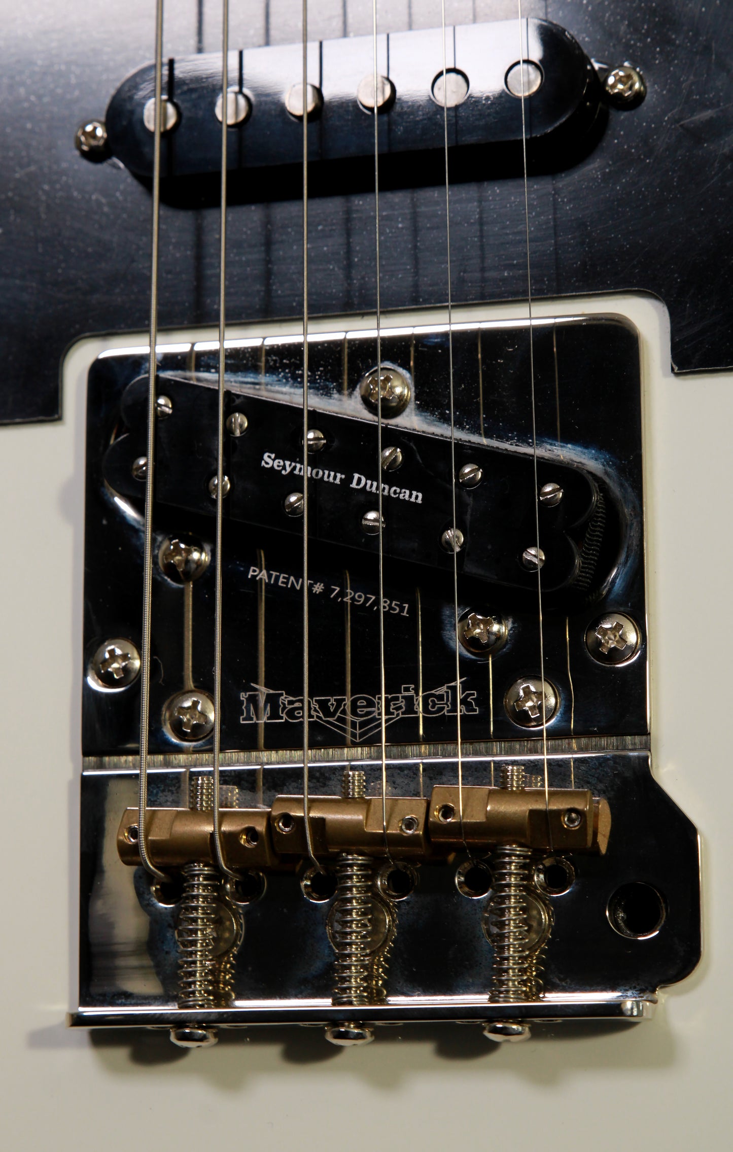 Fender Japan Miyavi Signature Telecaster Seymour Duncan, Maverick Tremolo, Sustainer