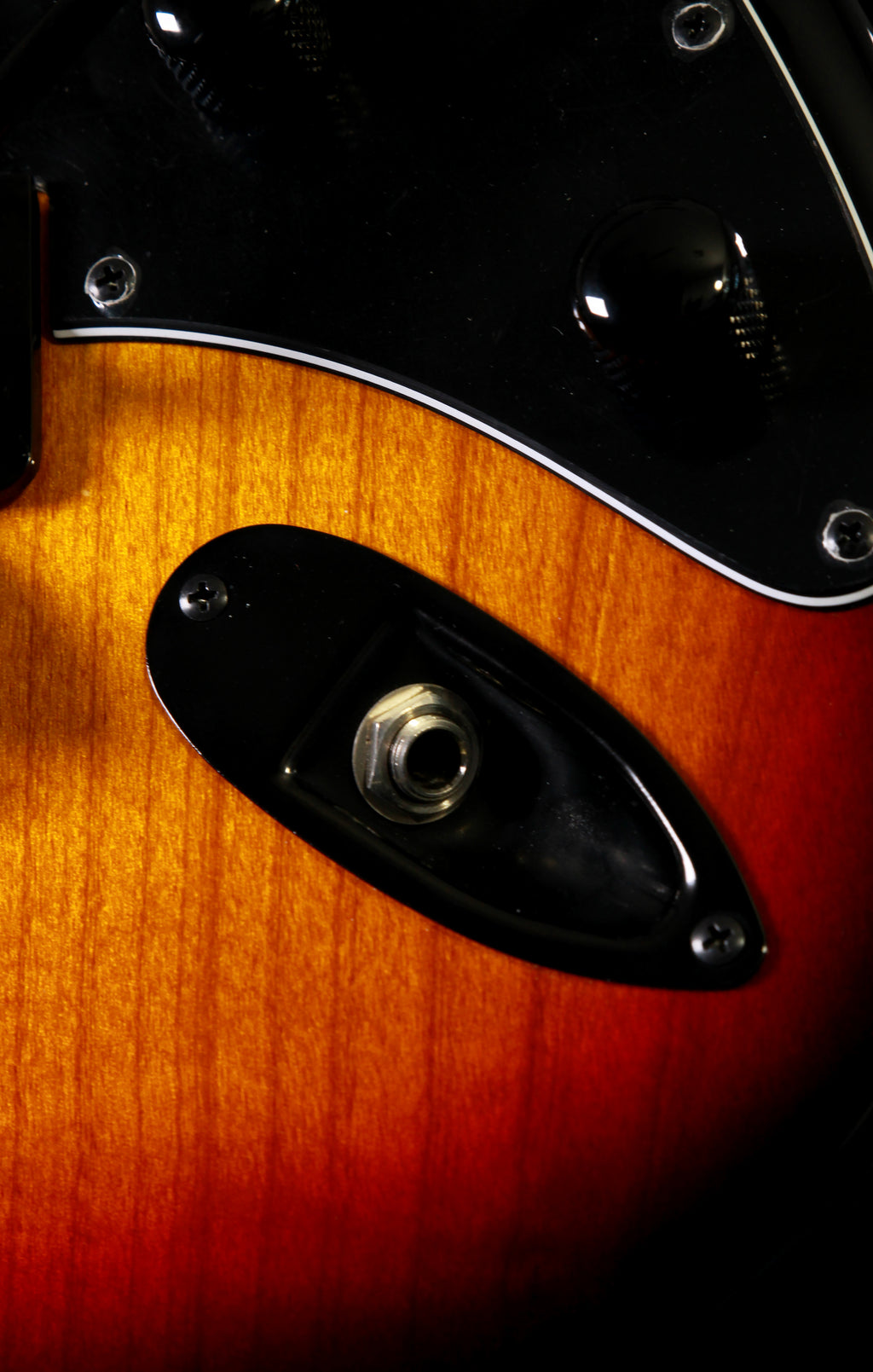 Suhr Guitars J Select Series Classic CLC S FRT 3 Tone Sunburst (Hot Rod Strat, Reverse Headstock)