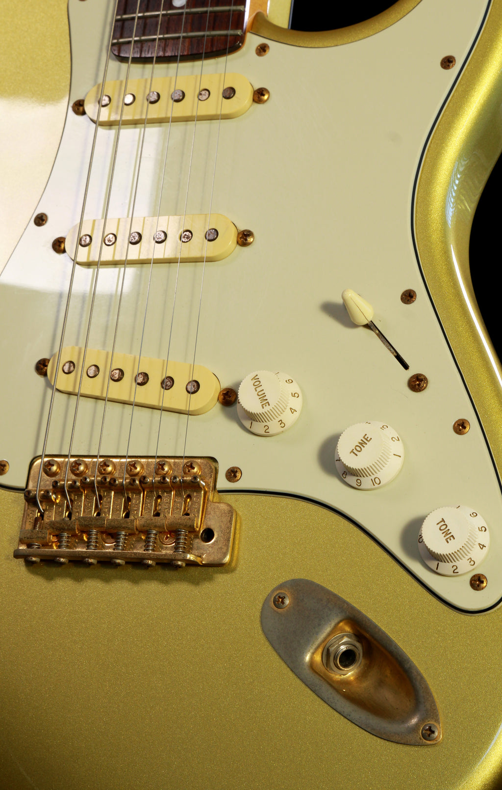 Van Zandt Vanzandt STV-R2 Made in Japan Strat Golden Mist with Matching Headstock