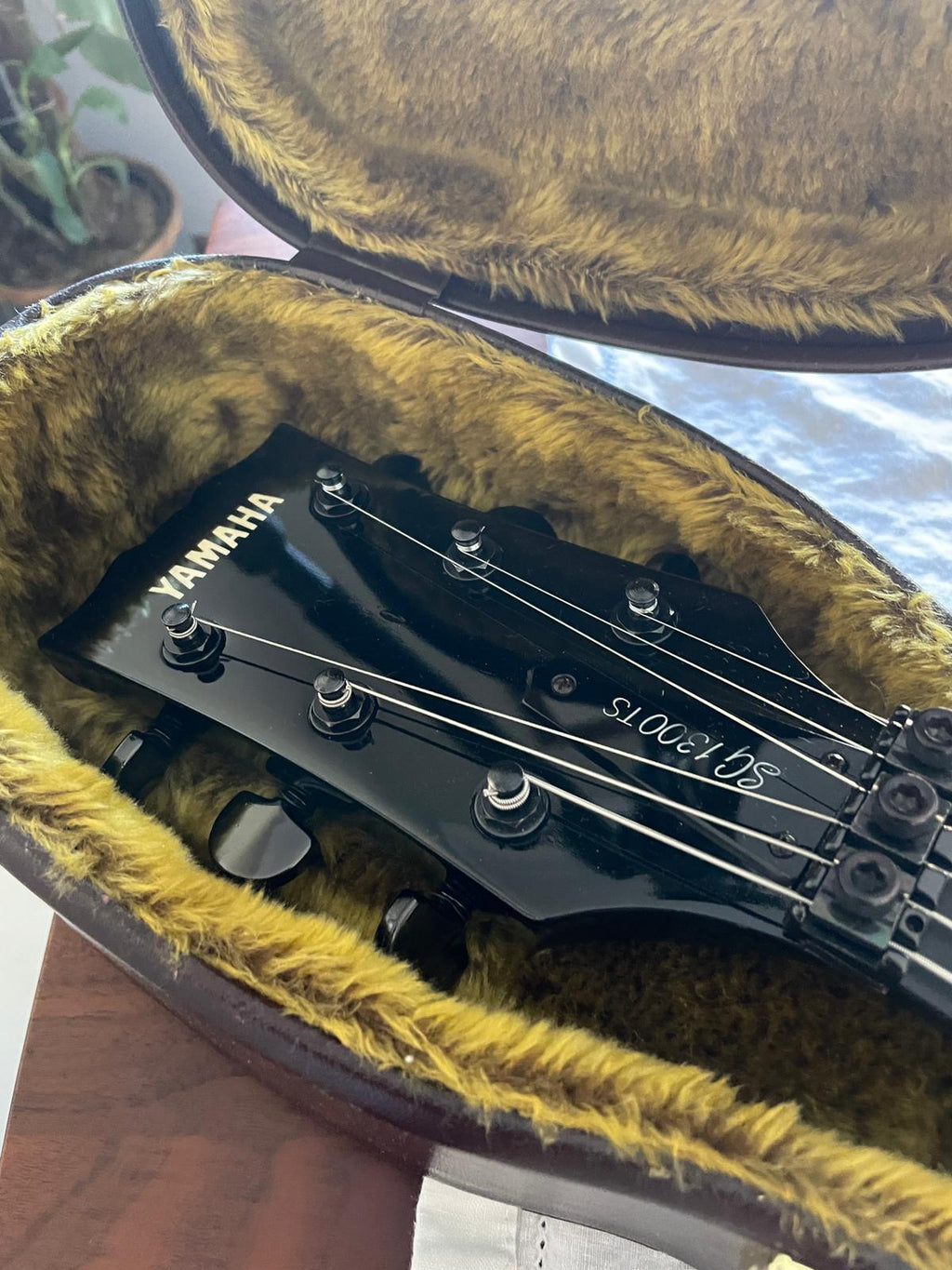 Yamaha SG 1300TS Black on Black